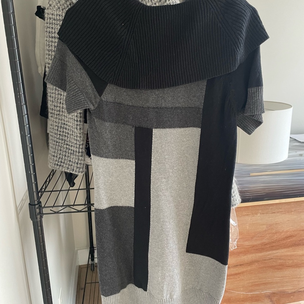 Chic Colorblock Sweater Dress